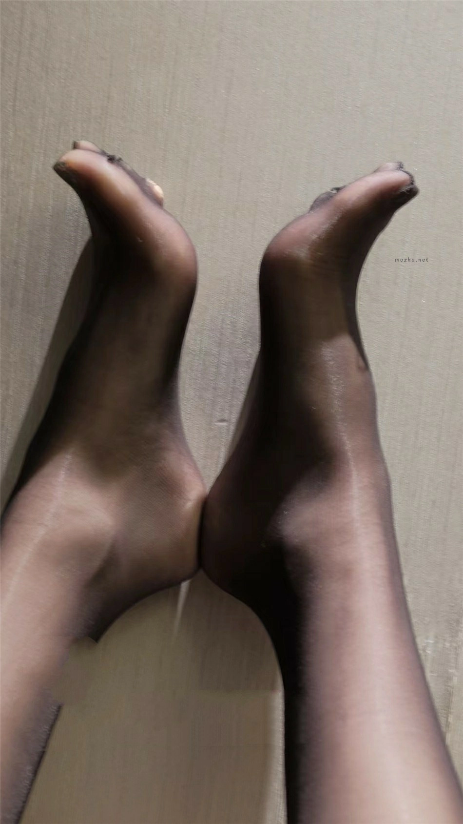 陈佩奇 – 小腿jiojio黑丝【34P】